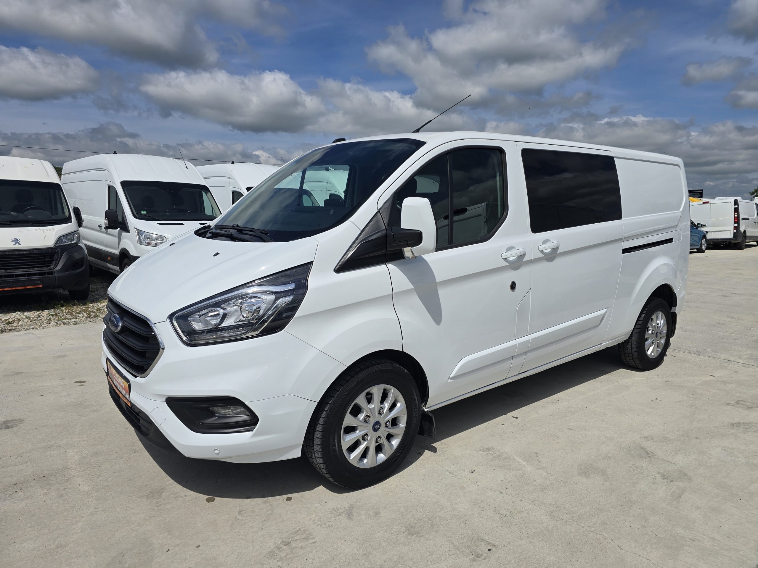 FORD CUSTOM 5 LOCURI+MARFA L2H1 PREMIUM EDITION
