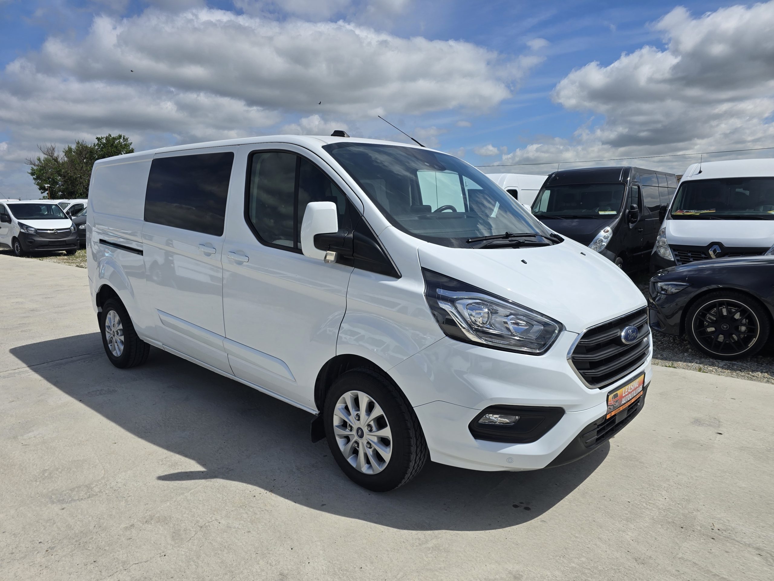 FORD CUSTOM 5 LOCURI+MARFA L2H1 PREMIUM EDITION