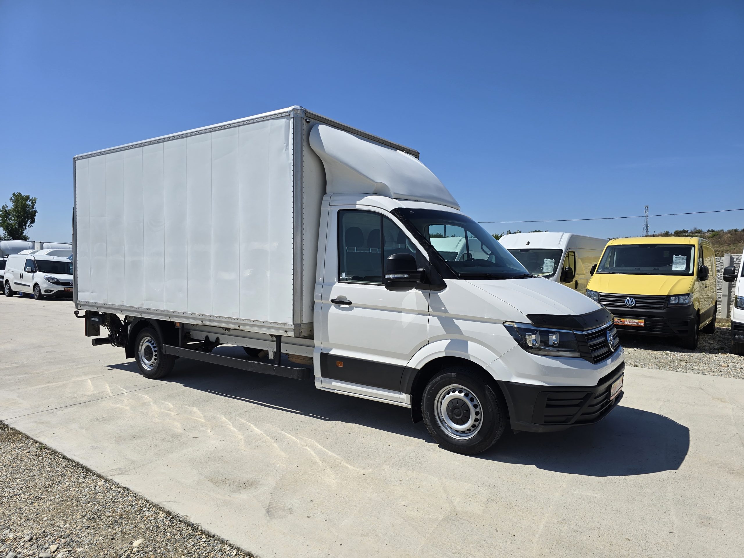 VOLKSWAGEN CRAFTER KOFFER L=4.40m Cu LIFT Hidraulic