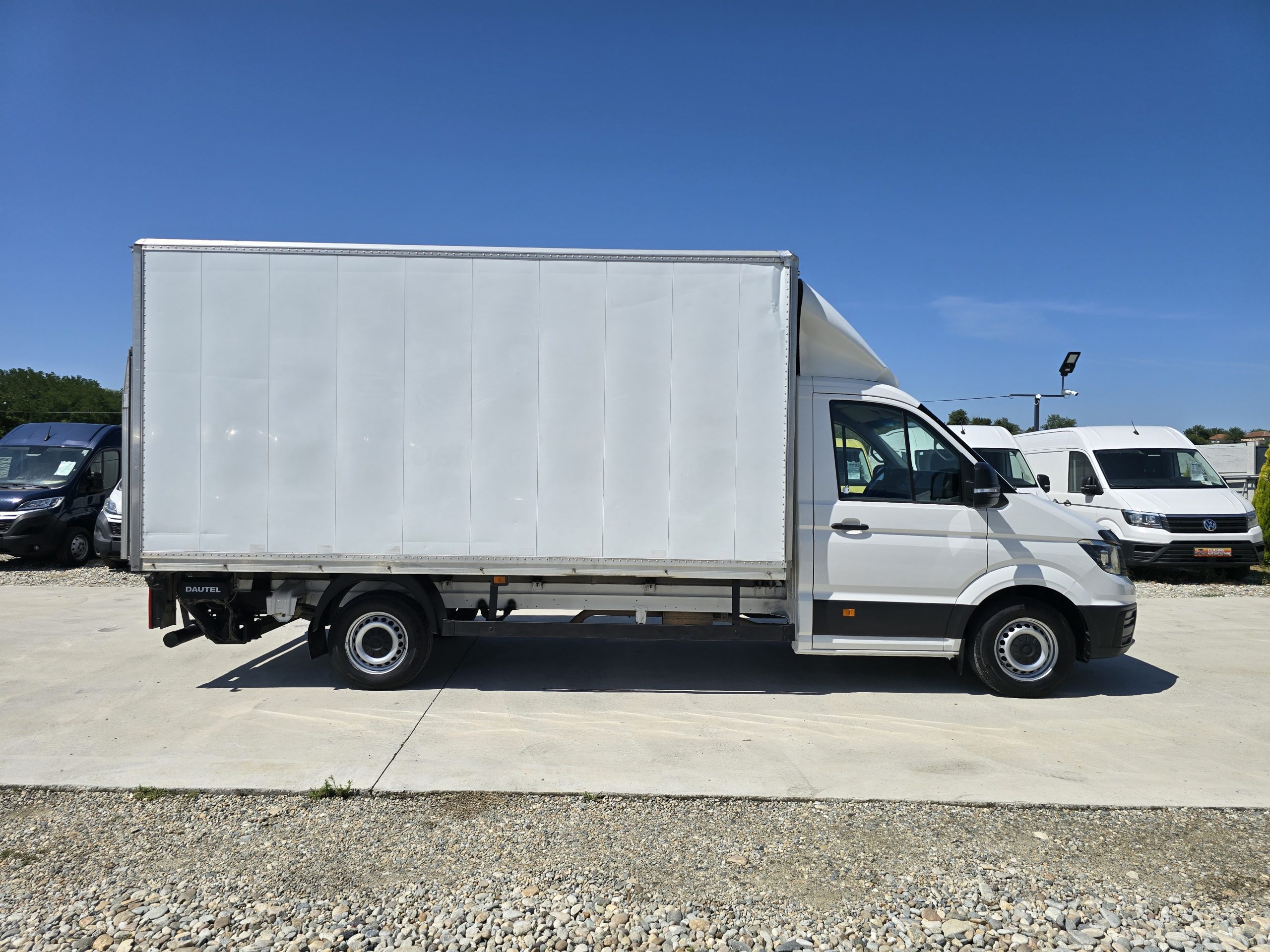 VOLKSWAGEN CRAFTER KOFFER L=4.40m Cu LIFT Hidraulic