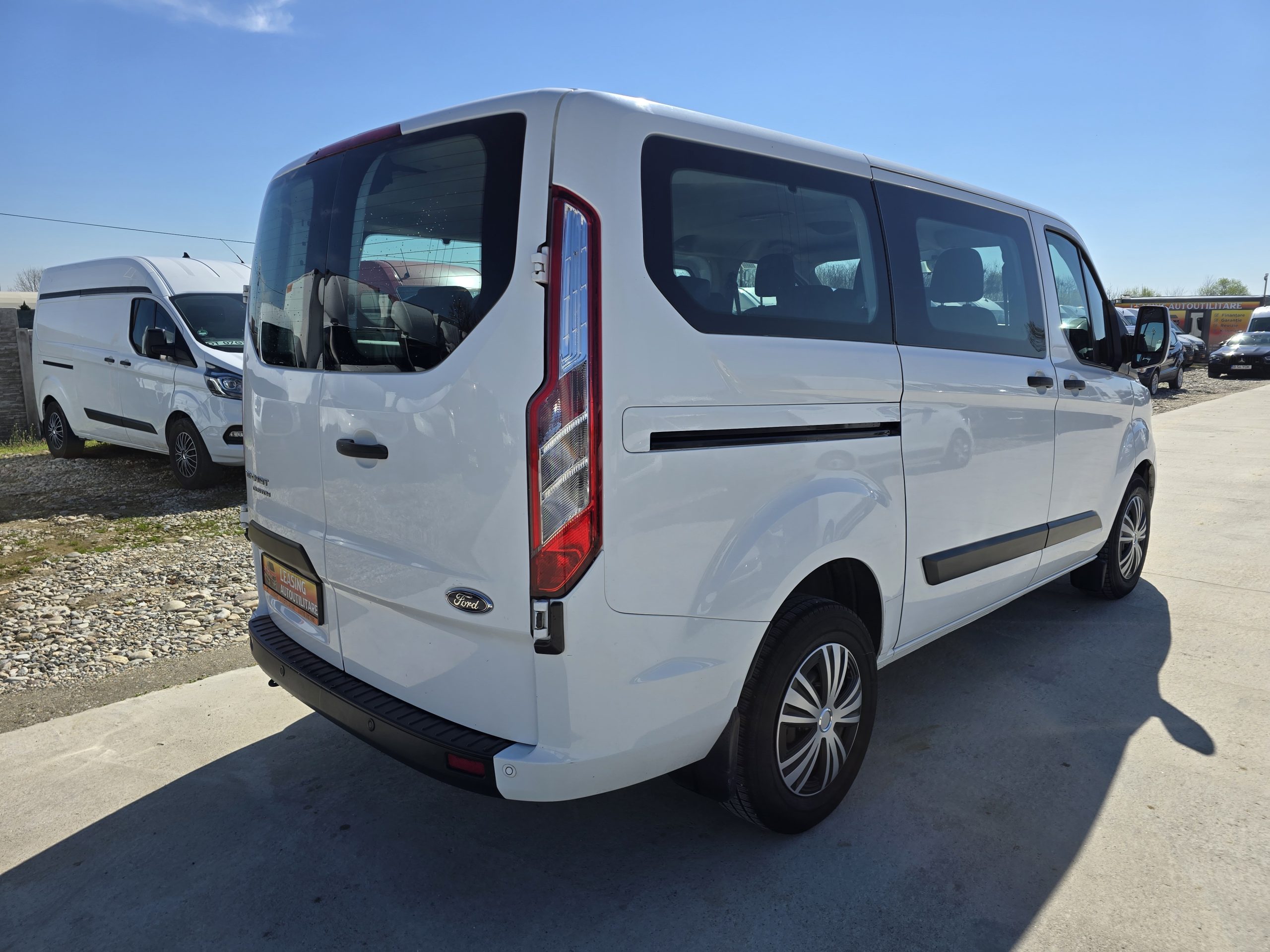 FORD NEW TRANSIT CUSTOM 9 LOCURI