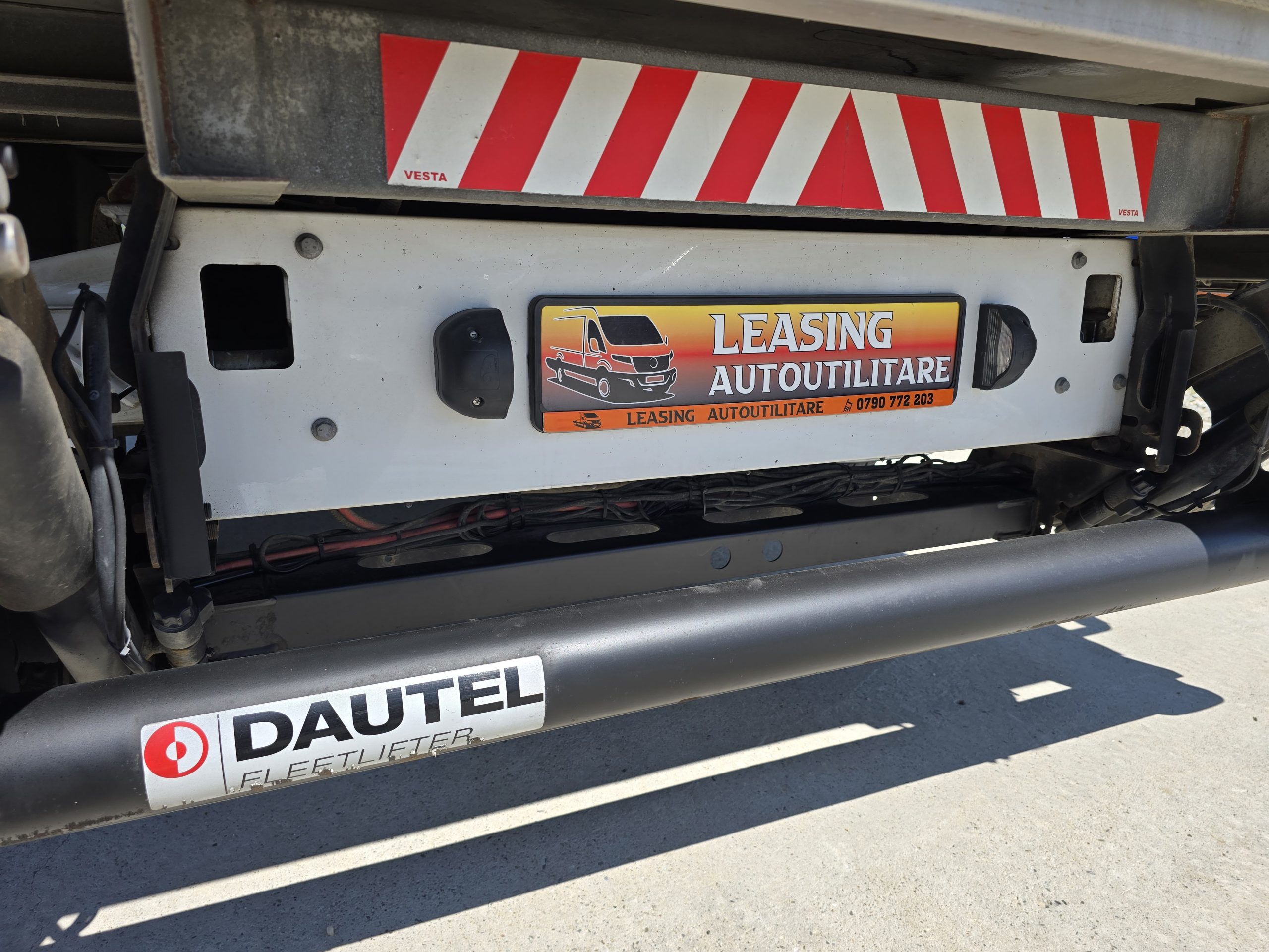 VOLKSWAGEN CRAFTER KOFFER L=4.40m Cu LIFT Hidraulic