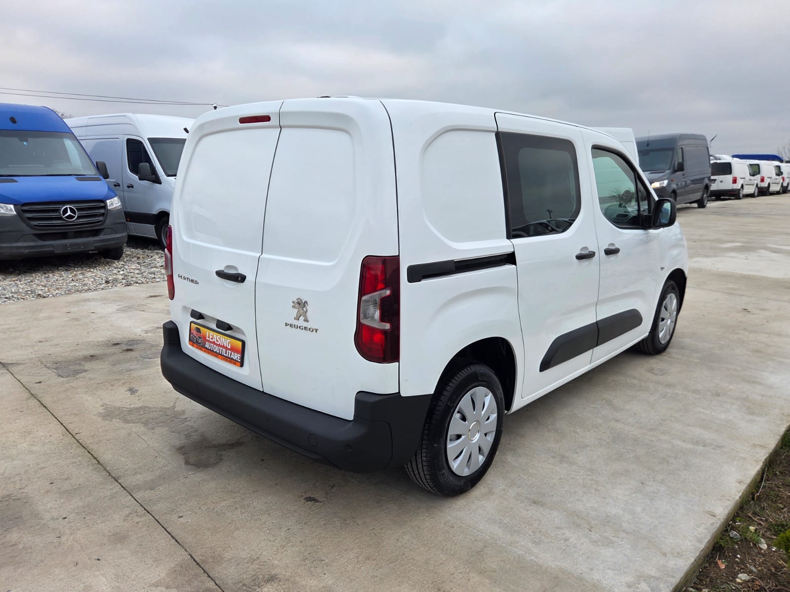 PEUGEOT NEW PARTNER