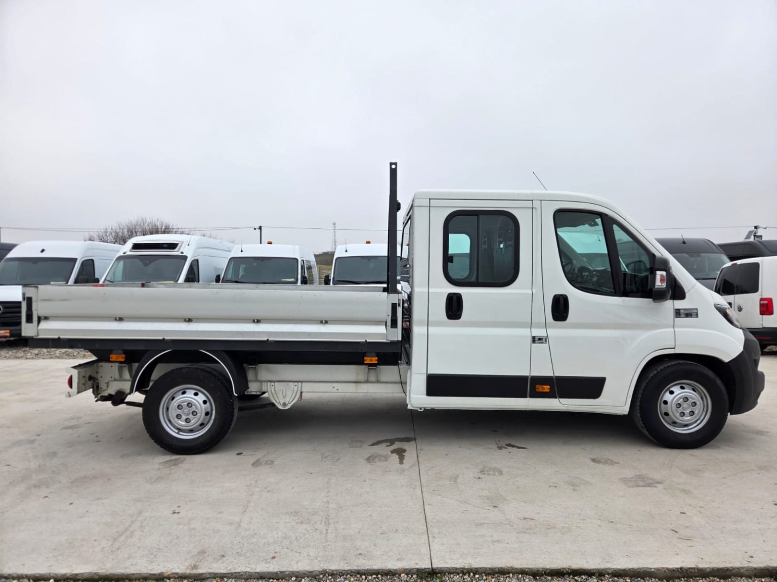 PEUGEOT BOXER DOKA 7LOCURI+BENA L=2.90M - Leasing Autoutilitare