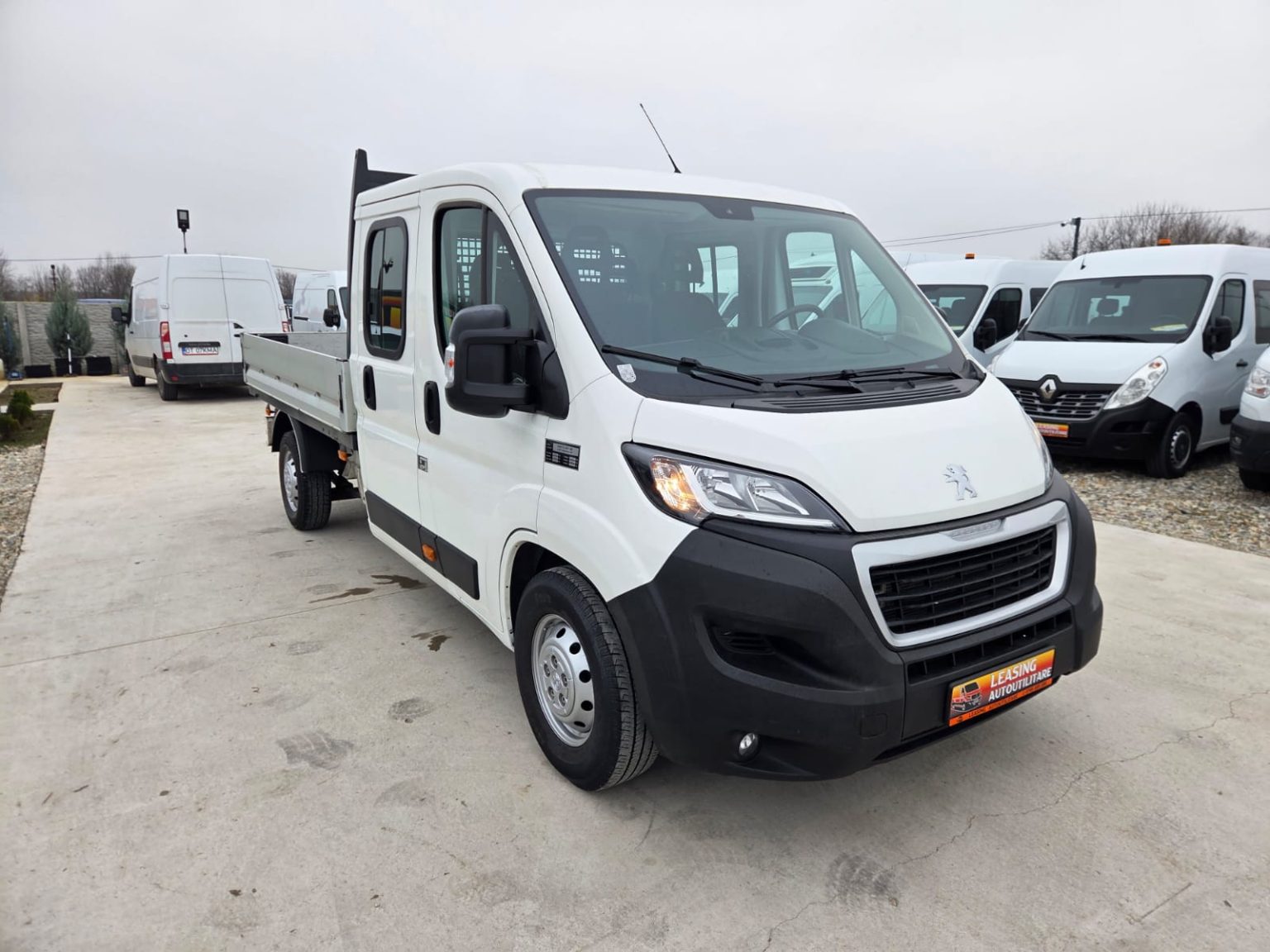 PEUGEOT BOXER DOKA 7LOCURI+BENA L=2.90M - Leasing Autoutilitare