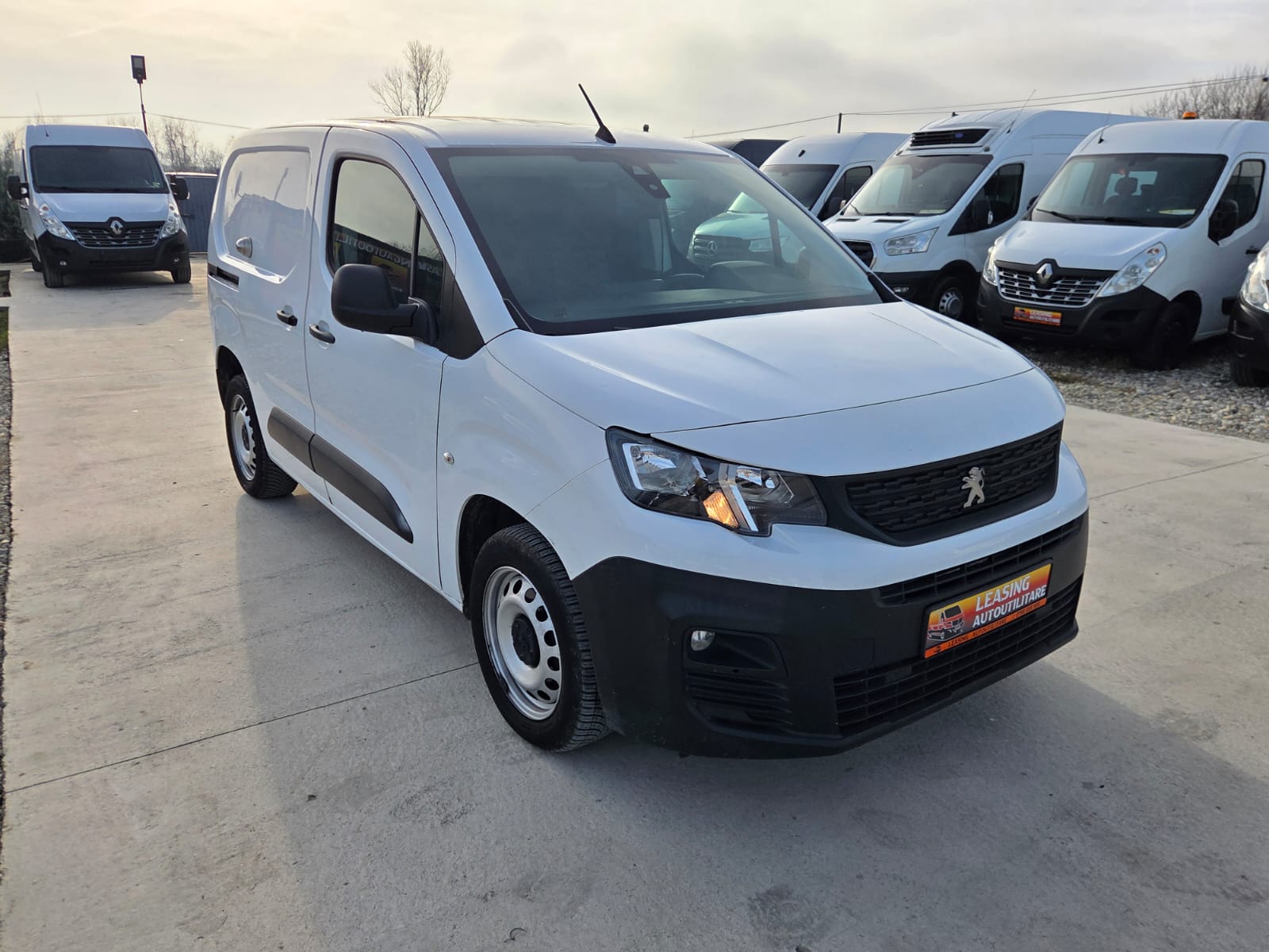 PEUGEOT NEW PARTNER