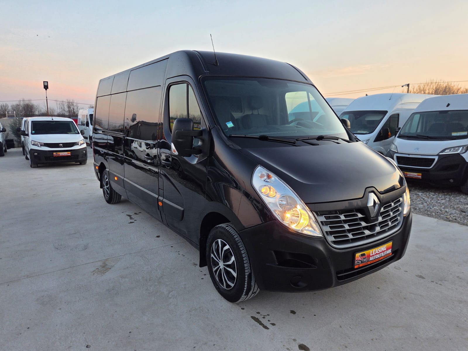 RENAULT MASTER L3H2 BLACK EDITION