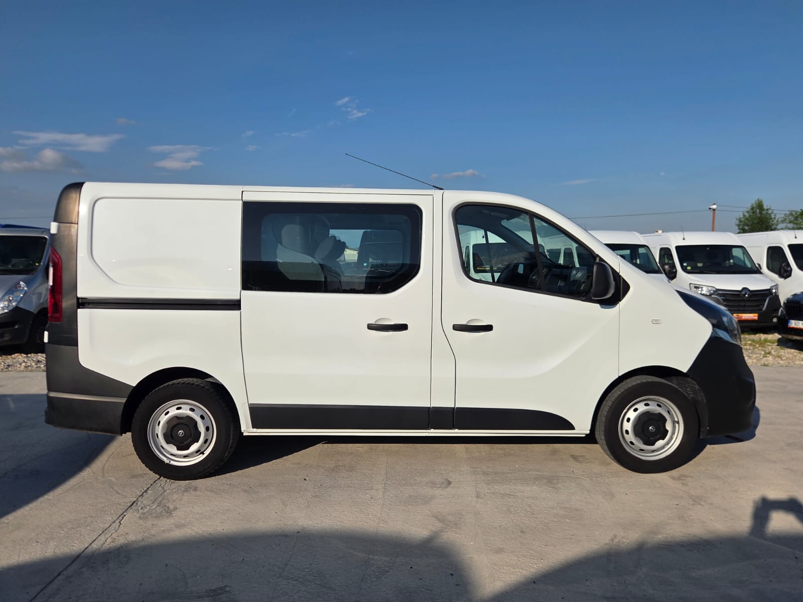 OPEL VIVARO DOKA 6 LOCURI+DUBA 7 UNITATI IN STOC
