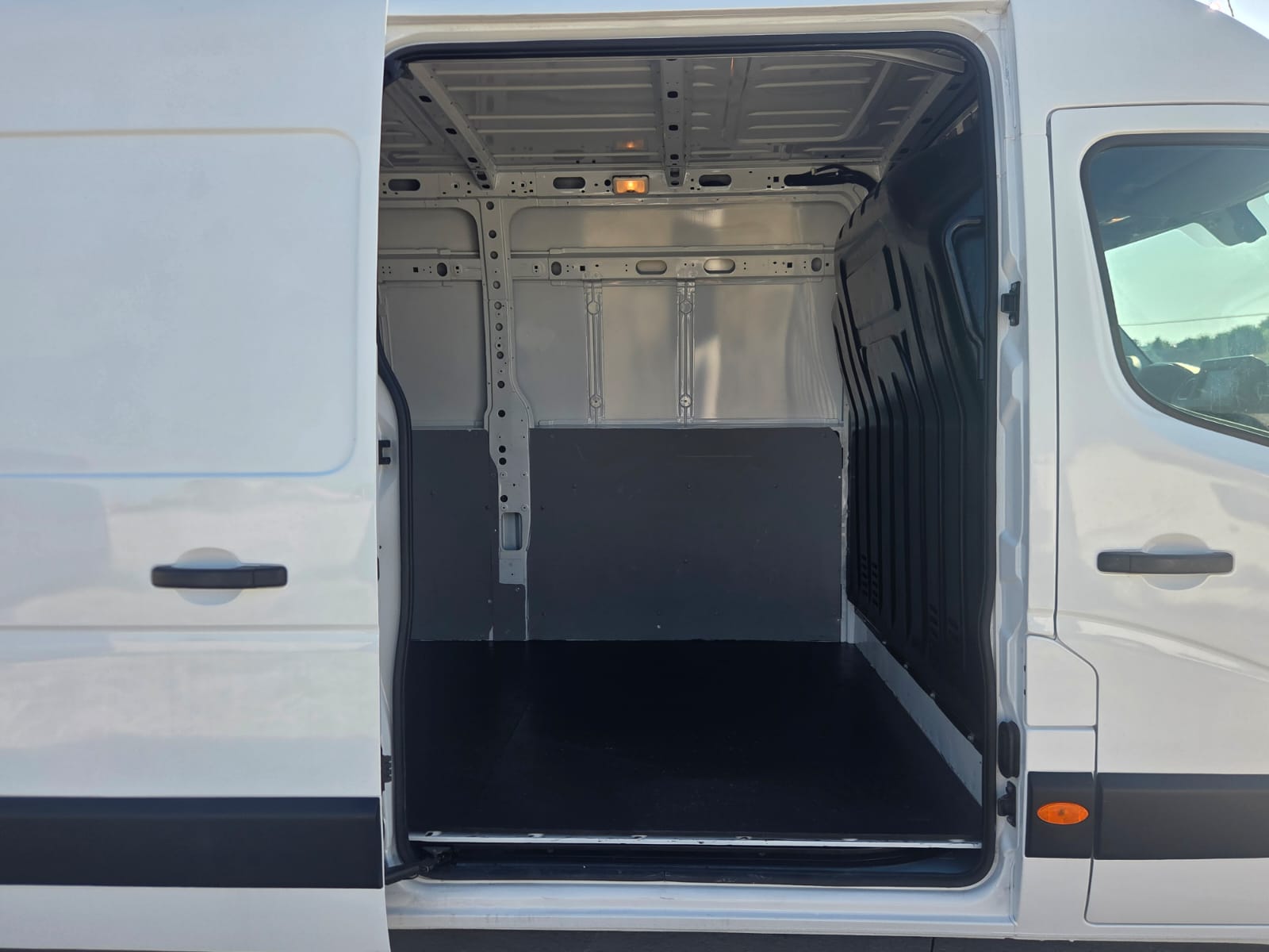 RENAULT NEW MASTER L3H2